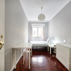 Private room for rent for €650 per month in Lisbon, Rua Abel Botelho