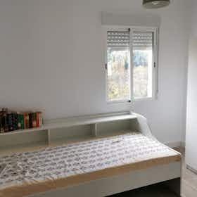 Privé kamer te huur voor € 350 per maand in Málaga, Calle Teniente Díaz Corpas