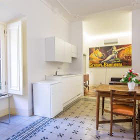 Apartment for rent for €1,800 per month in Rome, Via Arenula