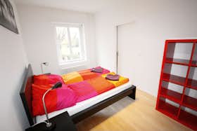 Apartment for rent for CHF 2,975 per month in Zürich, Stauffacherstrasse
