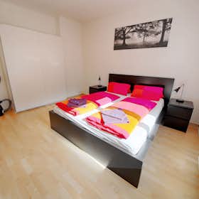 Apartment for rent for CHF 3,410 per month in Zürich, Stauffacherstrasse
