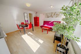 Apartment for rent for CHF 3,410 per month in Zürich, Stauffacherstrasse