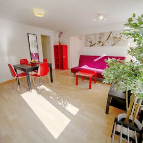 Apartment for rent for €3,484 per month in Zürich, Stauffacherstrasse