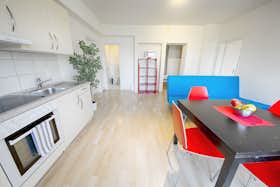 Apartment for rent for CHF 4,186 per month in Zürich, Stauffacherstrasse