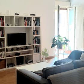 Private room for rent for €700 per month in Rome, Via Carlo Cattaneo