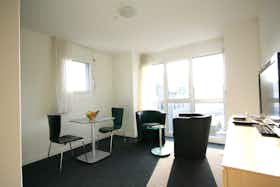 公寓 正在以 €3,025 的月租出租，其位于 Cham, Luzernerstrasse