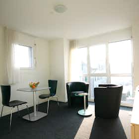 Apartamento en alquiler por 2970 CHF al mes en Cham, Luzernerstrasse