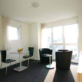 Lägenhet att hyra för 2 970 CHF i månaden i Cham, Luzernerstrasse
