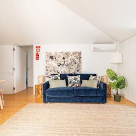 Apartment for rent for €2,000 per month in Lisbon, Rua Cidade de Manchester