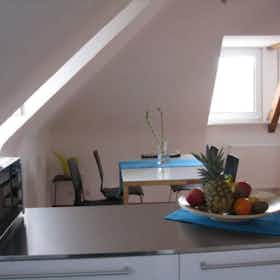 Квартира сдается в аренду за 1 250 € в месяц в Stuttgart, Weidachstraße