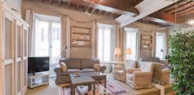 Apartment for rent for €3,000 per month in Rome, Via della Croce