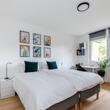 Private room for rent for €290 per month in Ljubljana, Bohinjčeva ulica