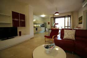 Appartamento in affitto a 700 € al mese a Porto Recanati, Via Dante Alighieri
