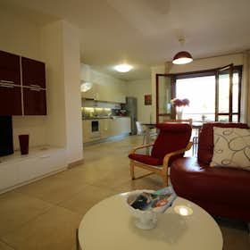 Apartament de închiriat pentru 700 EUR pe lună în Porto Recanati, Via Dante Alighieri
