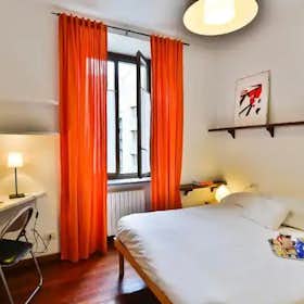 Apartment for rent for €2,250 per month in Milan, Corso Como