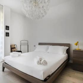 Apartment for rent for €5,600 per month in Milan, Via Giovanni da Procida