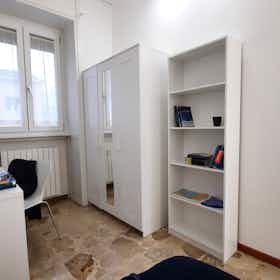Отдельная комната сдается в аренду за 480 € в месяц в Bergamo, Via Comin Ventura