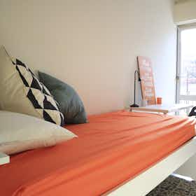 Private room for rent for €425 per month in Cagliari, Via Ludovico Ariosto