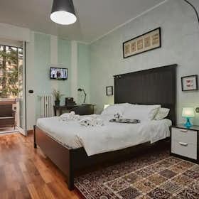 Apartment for rent for €2,500 per month in Milan, Via Giovanni Pezzotti
