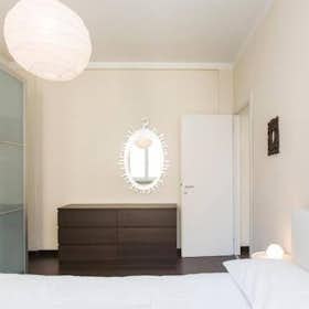 Apartment for rent for €1,900 per month in Milan, Via Scipione Pistrucci
