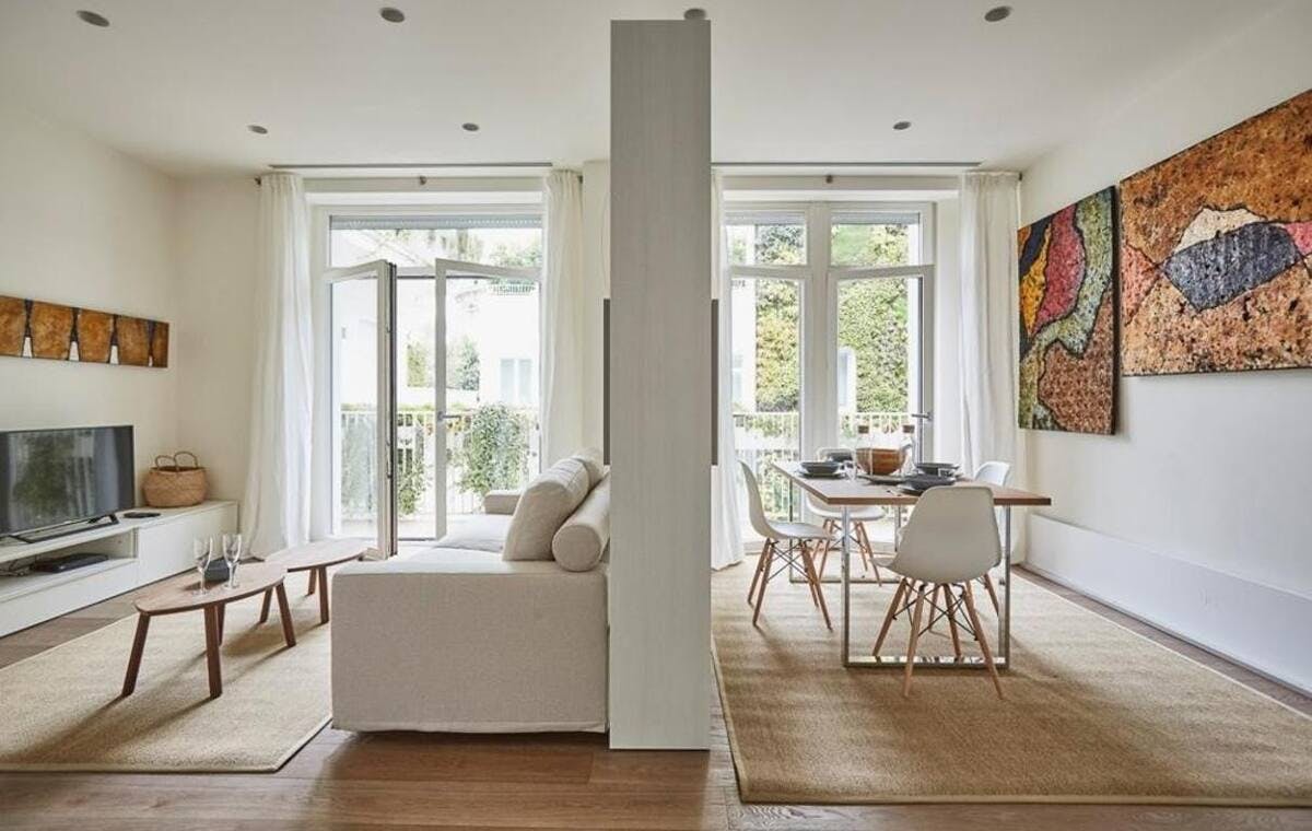 Piazza Santa Maria Beltrade, Milan