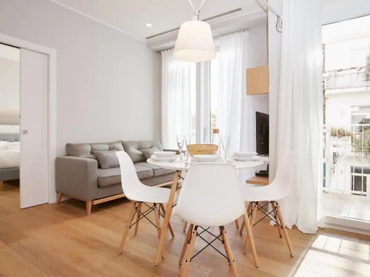 Piazza Santa Maria Beltrade, Milan