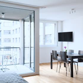 Apartment for rent for €2,691 per month in Basel, Erlenmattstrasse