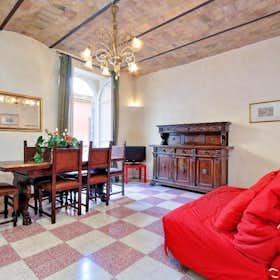 Apartment for rent for €2,850 per month in Rome, Borgo Vittorio