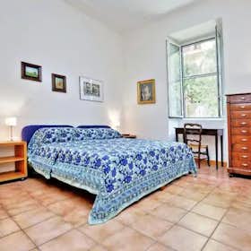 Apartment for rent for €2,600 per month in Rome, Circonvallazione Clodia