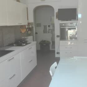 Private room for rent for €400 per month in Florence, Via Primo Settembre