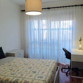 Private room for rent for €450 per month in Porto, Rua de Paulo da Gama