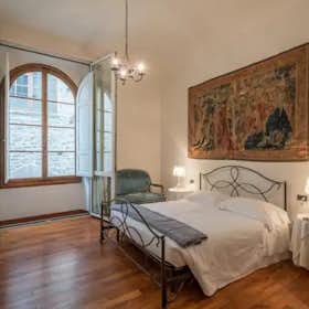 Apartment for rent for €5,600 per month in Florence, Piazza della Signoria