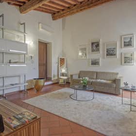 Apartment for rent for €3,750 per month in Florence, Via delle Terme