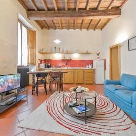 Apartment for rent for €2,300 per month in Florence, Borgo Allegri
