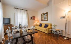 Apartment for rent for €3,200 per month in Florence, Piazza della Signoria
