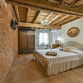 Apartment for rent for €4,650 per month in Florence, Via d'Ardiglione