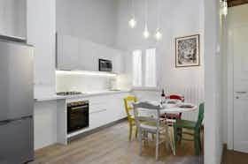公寓 正在以 €3,000 的月租出租，其位于 Florence, Via Fiesolana