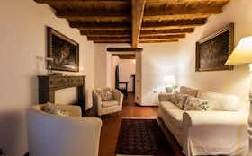 Apartment for rent for €3,500 per month in Florence, Borgo La Croce