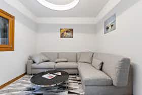 Apartment for rent for €2,200 per month in Perledo, Strada del Verde