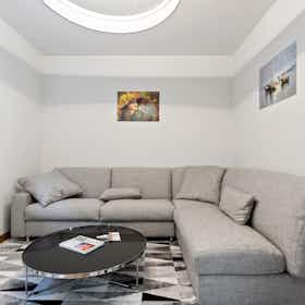 Apartamento para alugar por € 2.200 por mês em Perledo, Strada del Verde