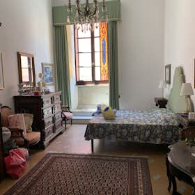 Отдельная комната сдается в аренду за 450 € в месяц в Carrara, Via Loris Giorgi