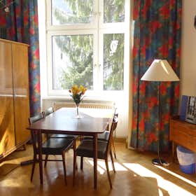 Apartment for rent for €680 per month in Vienna, Dempschergasse