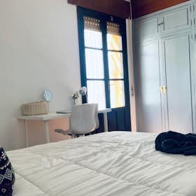Quarto compartilhado for rent for € 320 per month in Córdoba, Pasaje Saravia