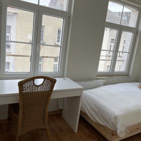 Private room for rent for €665 per month in Brussels, Gierstraat
