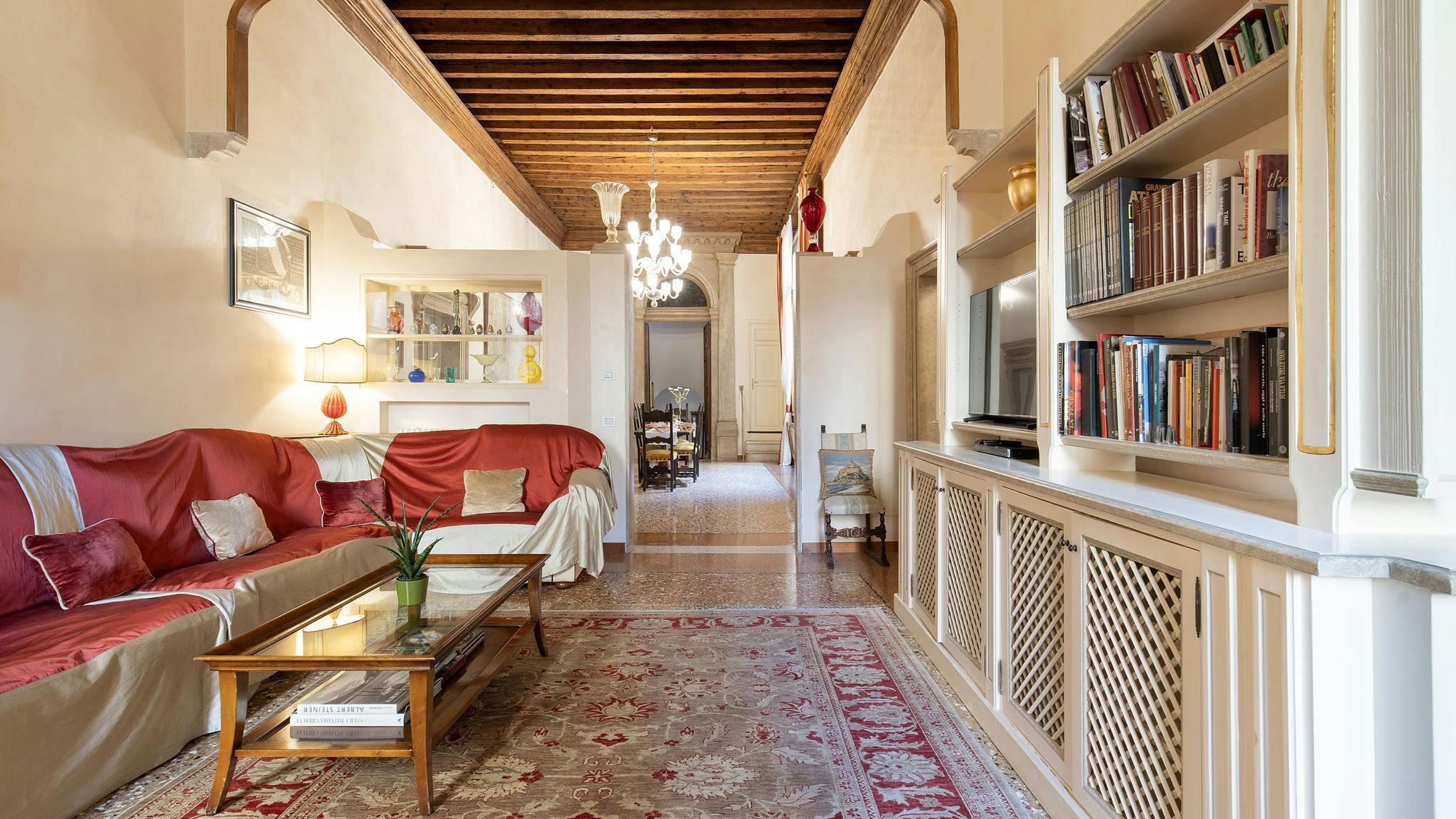 Apartment for rent for €1 per month in Venice, Campo San Beneto