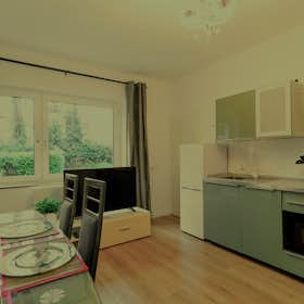 Apartment for rent for €1,700 per month in Düsseldorf, Höhenstraße