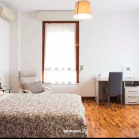 Private room for rent for €830 per month in Milan, Viale Gorizia