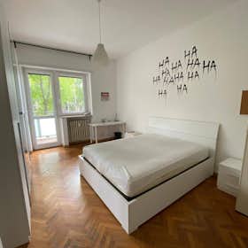 Private room for rent for €510 per month in Turin, Corso Alessandro Tassoni