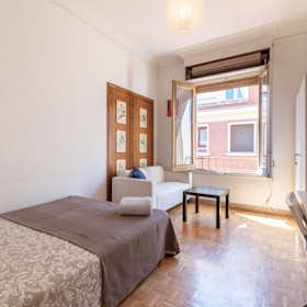 Private room for rent for €724 per month in Madrid, Calle de Juan Álvarez Mendizábal
