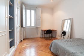 Private room for rent for €720 per month in Madrid, Calle del Duque de Rivas